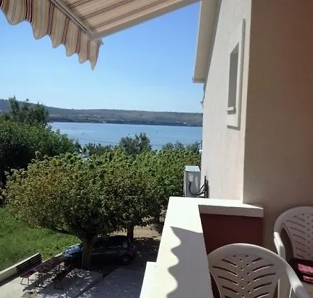 Apartament Totoadria *