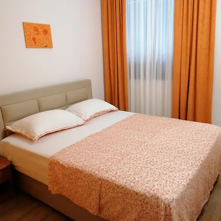 Apartament Totoadria *