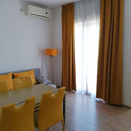 Apartament Totoadria *