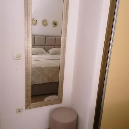 Apartament Totoadria *